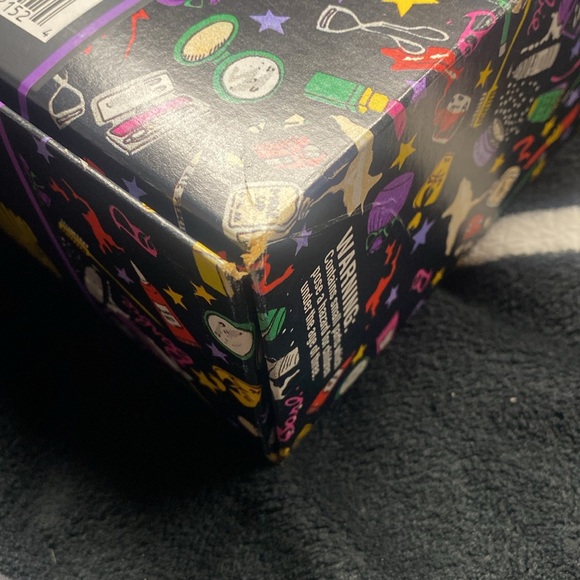 Savvy shopper Bloomingdale’s lemon edition, Barbie designed by Nicole Miller - Picture 8 of 13